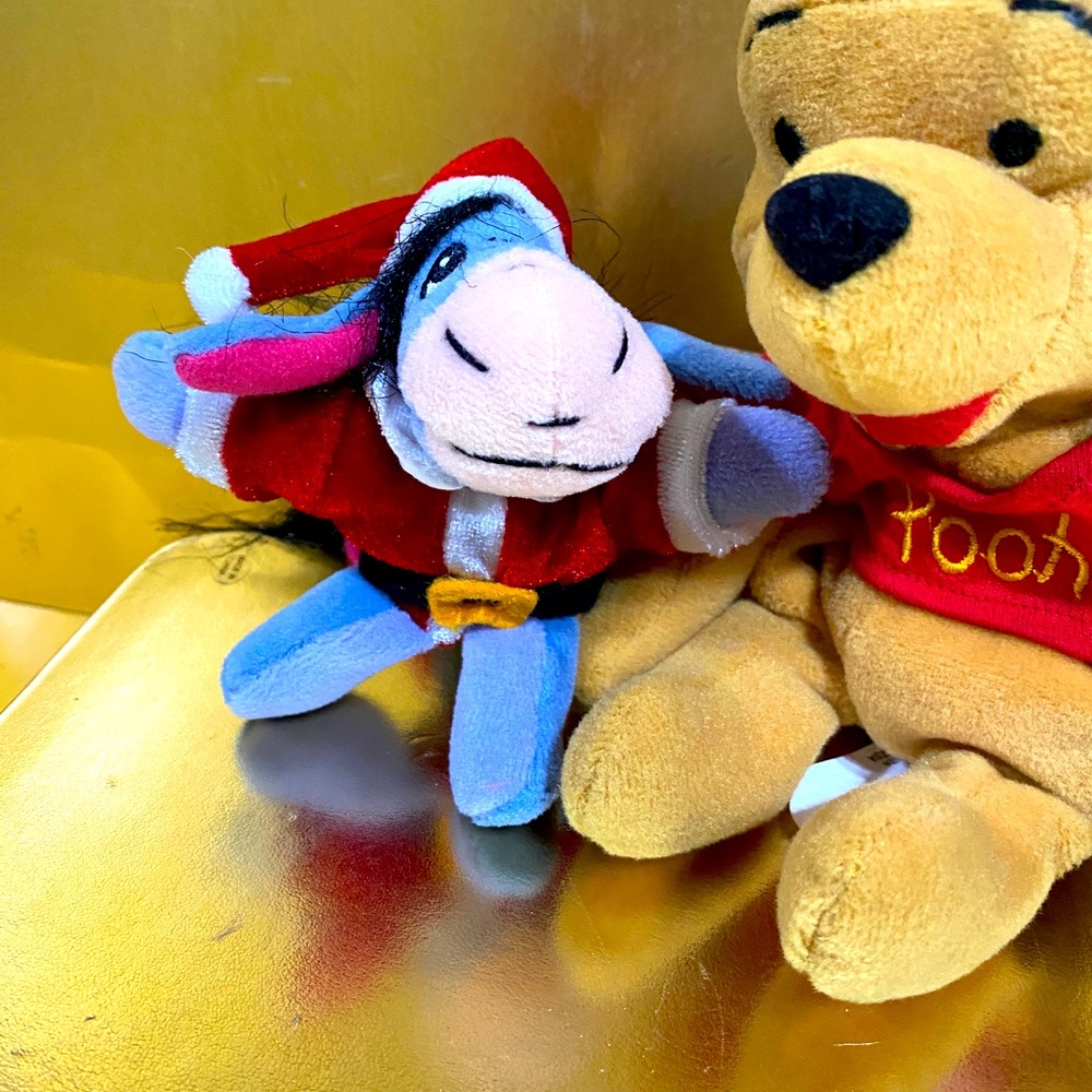 WALT DISNEY 90s SANTA WINNIE THE POOH BEAN BAG PLUSH & MINI EEYORE  SANTA PLUSH - Picture 2 of 13
